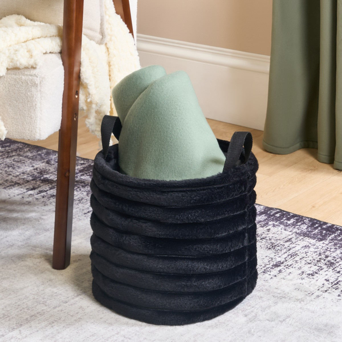OHS Faux Fur Ribbed Storage Basket - Black>