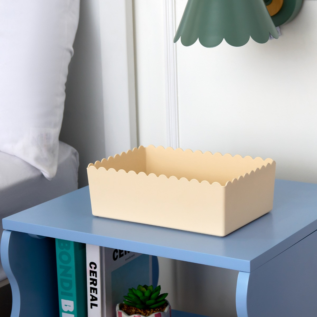 OHS Scalloped Plastic Tub - Cream>