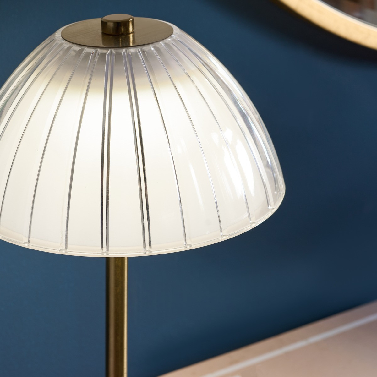 OHS Rechargable LED Lamp - Clear/Gold>