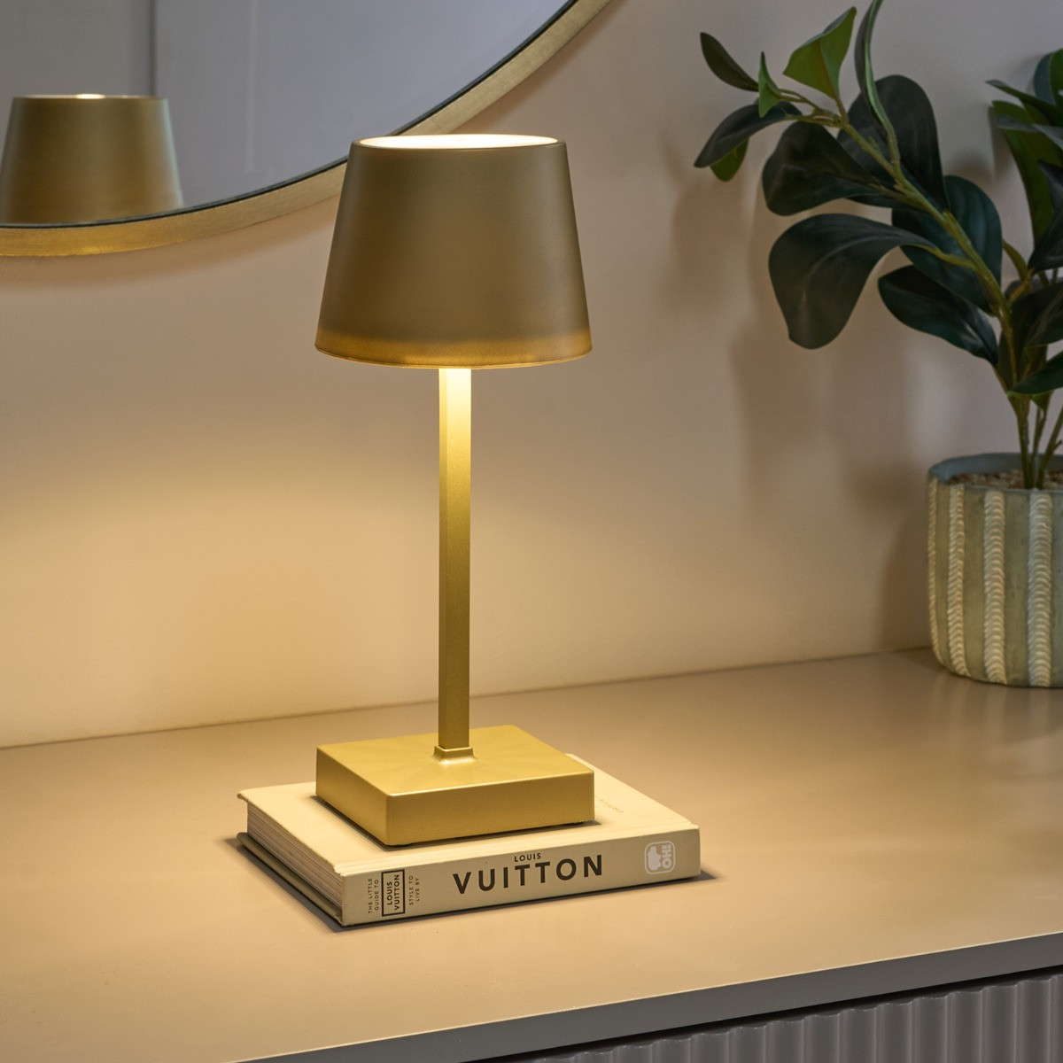 OHS Battery Operated Lamp - Gold>