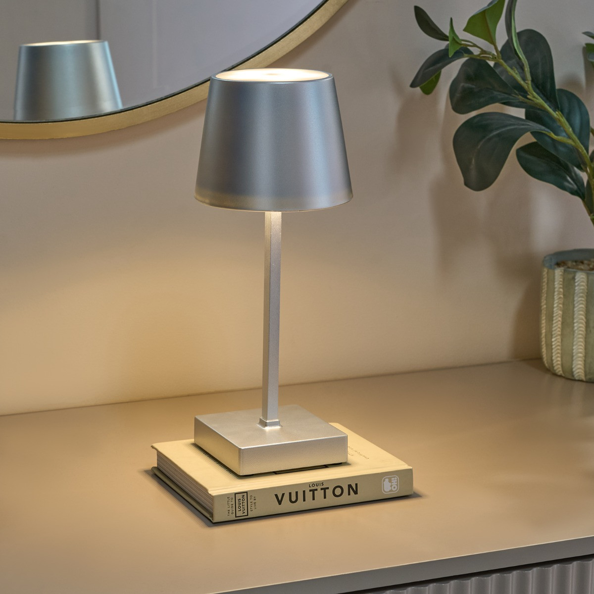 OHS Battery Operated Lamp - Silver>