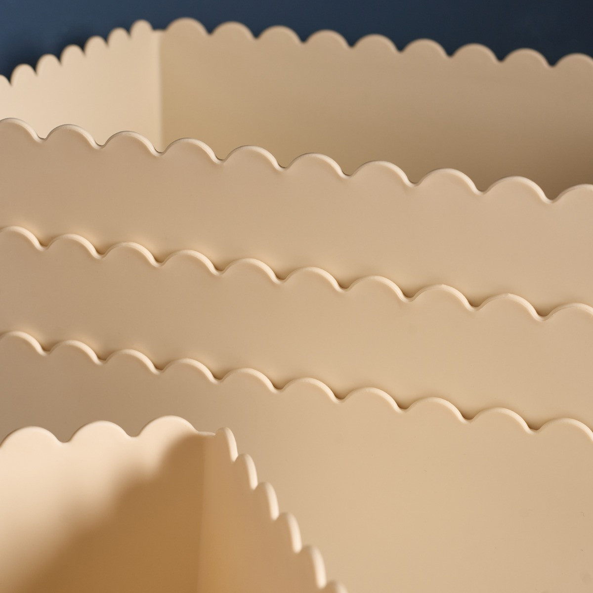 OHS Scalloped Plastic Tub, Cream - 4 Pack>