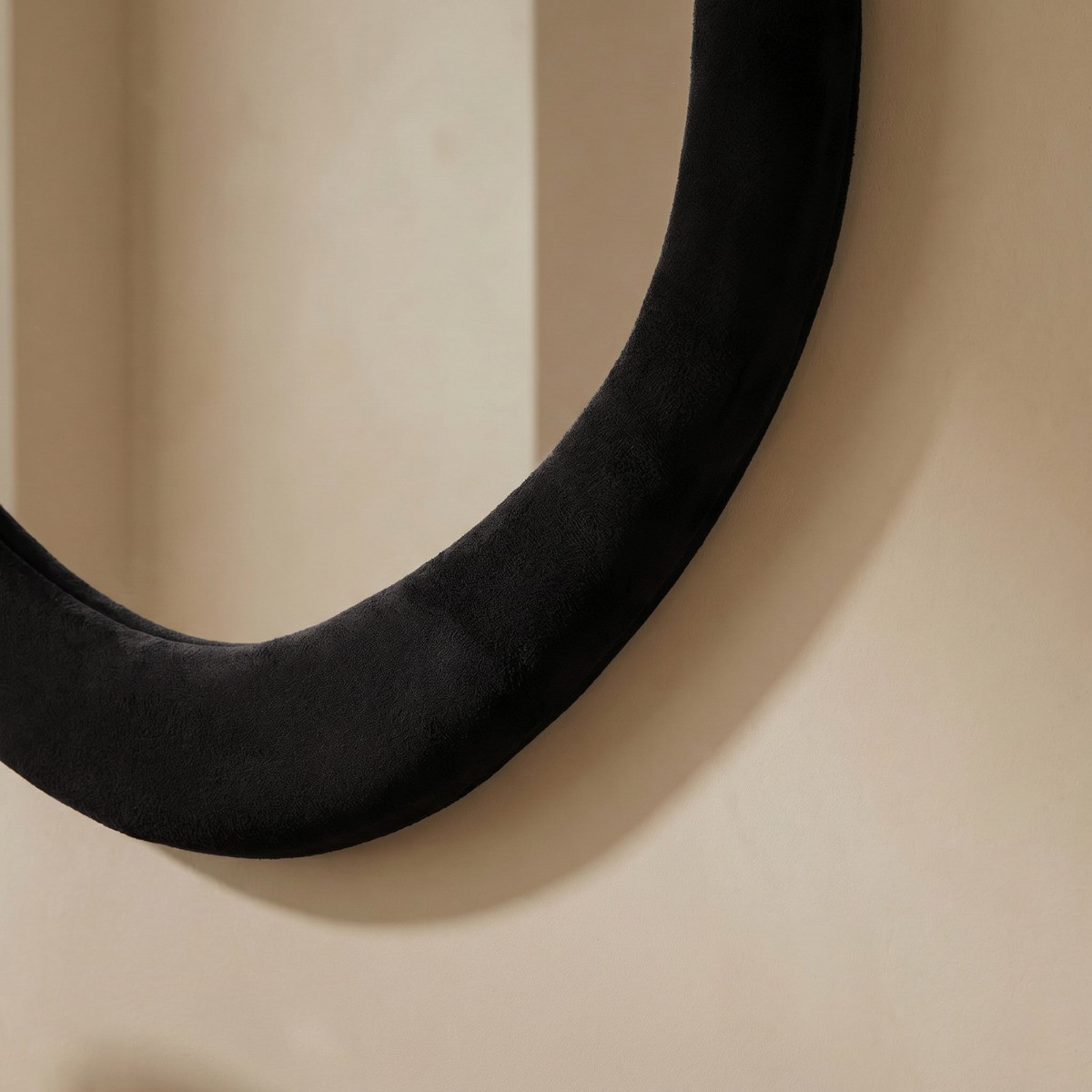 OHS Matte Velvet Irregular Mirror - Black>
