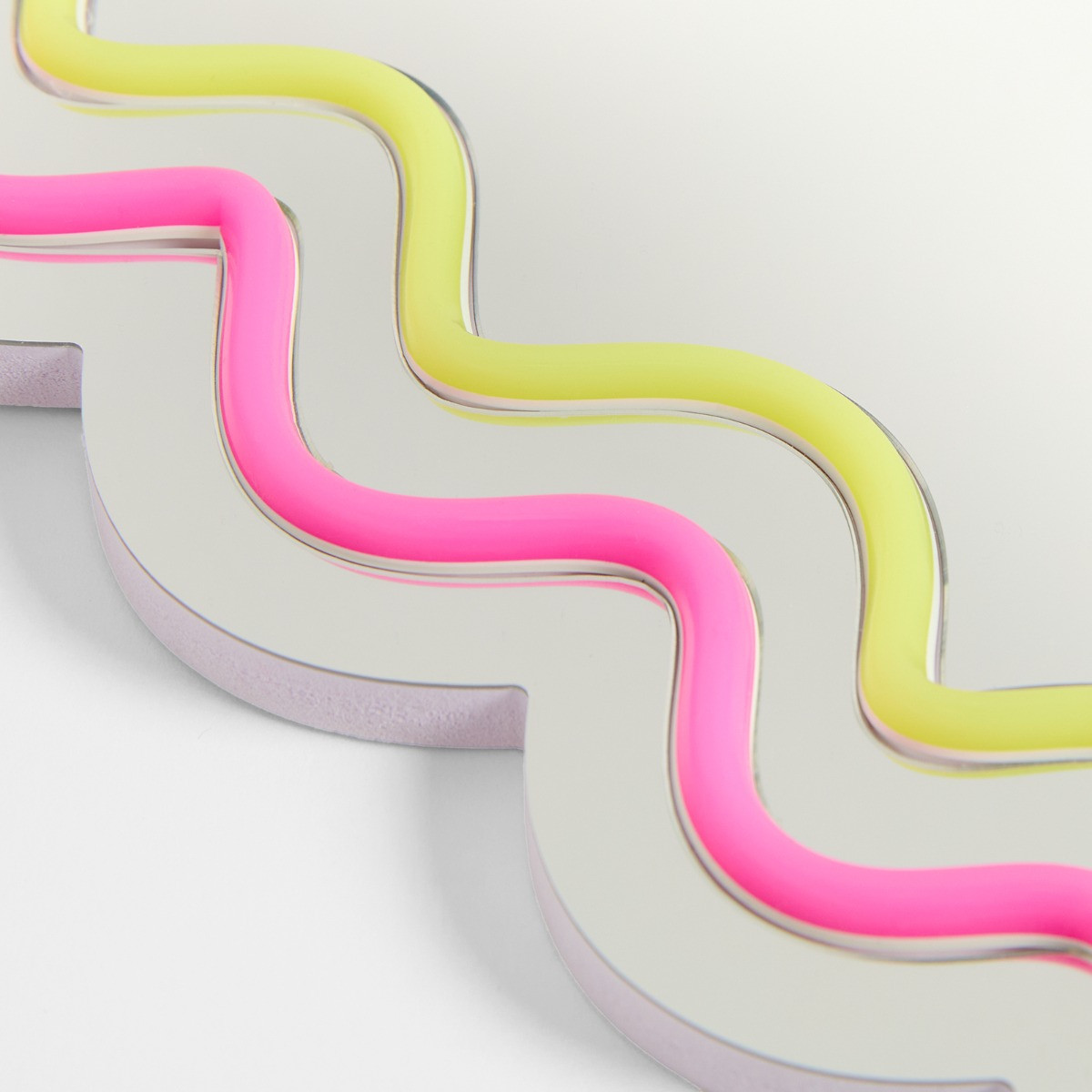 OHS Wavy LED Wall Mirror - Multi>