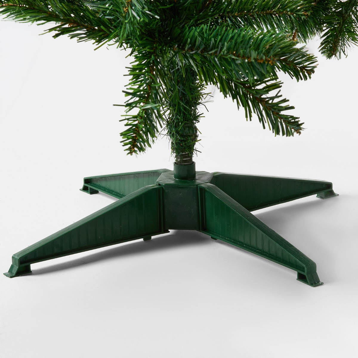 OHS Artificial Pencil Christmas Tree, Green - 6ft>