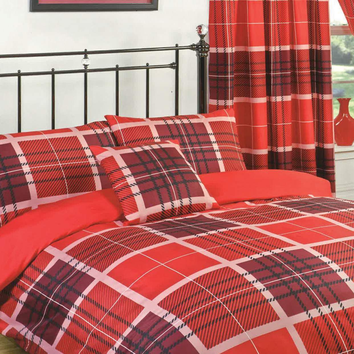 Dreamscene Hampton Duvet Set with Curtains, Double - Red>