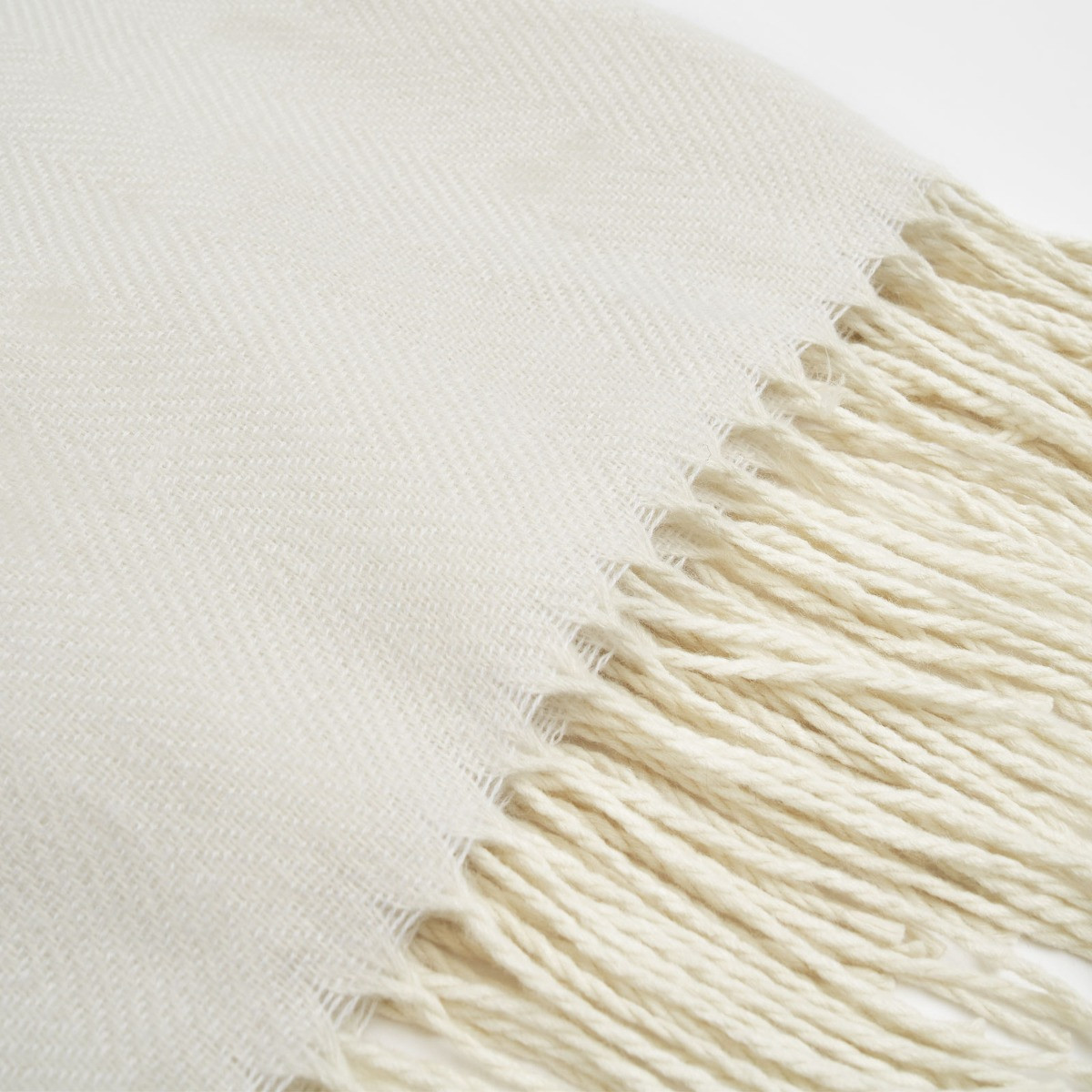 Highams Acrylic Stripe Chevron Fleece Throw, Cream - 150 x 200cm>