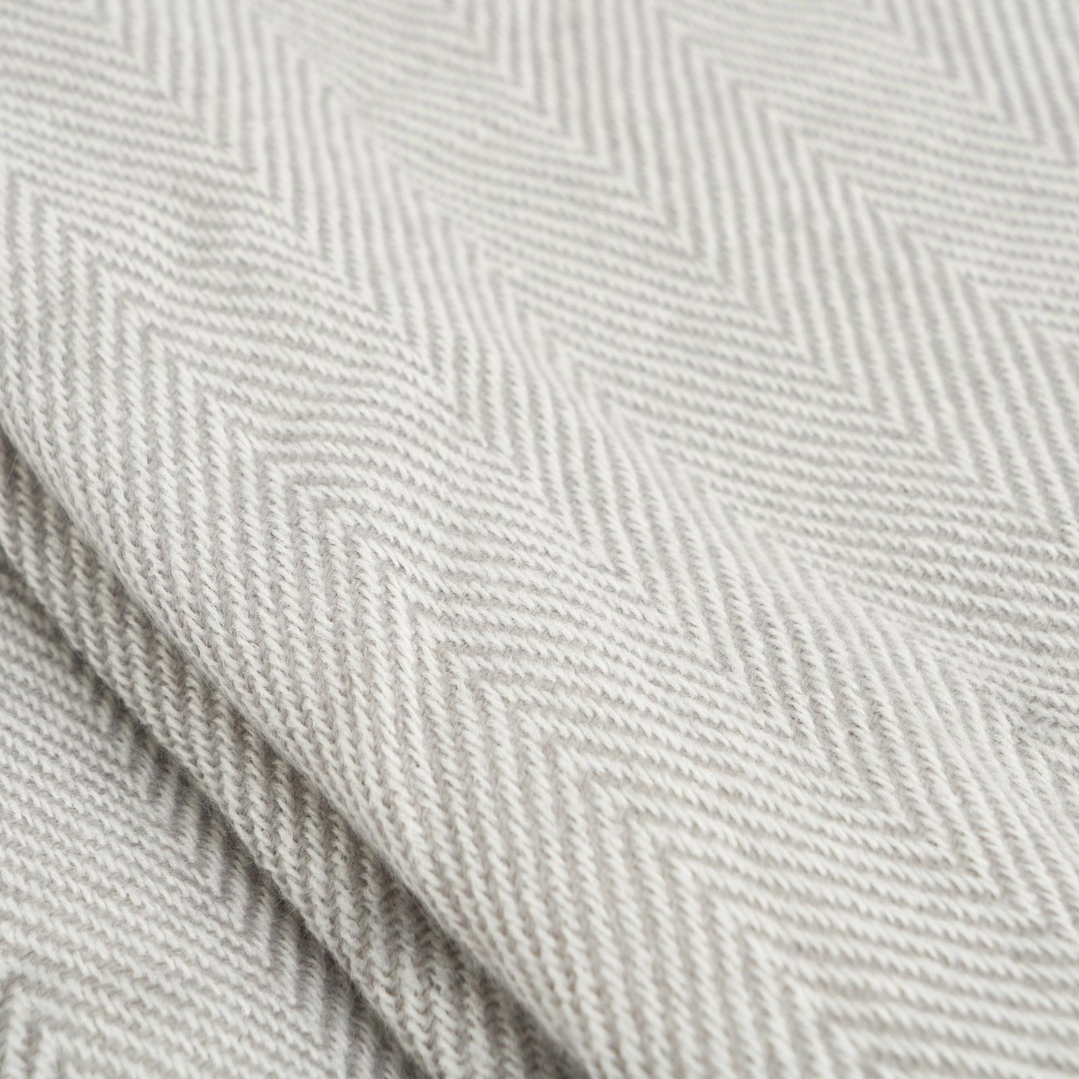 Highams Acrylic Stripe Chevron Fleece Throw, Silver - 150 x 200cm>
