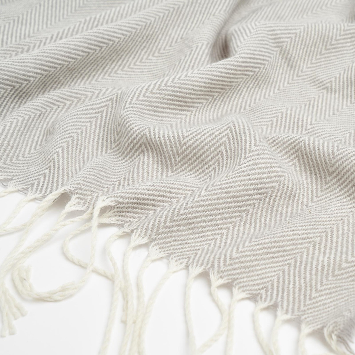 Highams Acrylic Stripe Chevron Fleece Throw, Silver - 150 x 200cm>