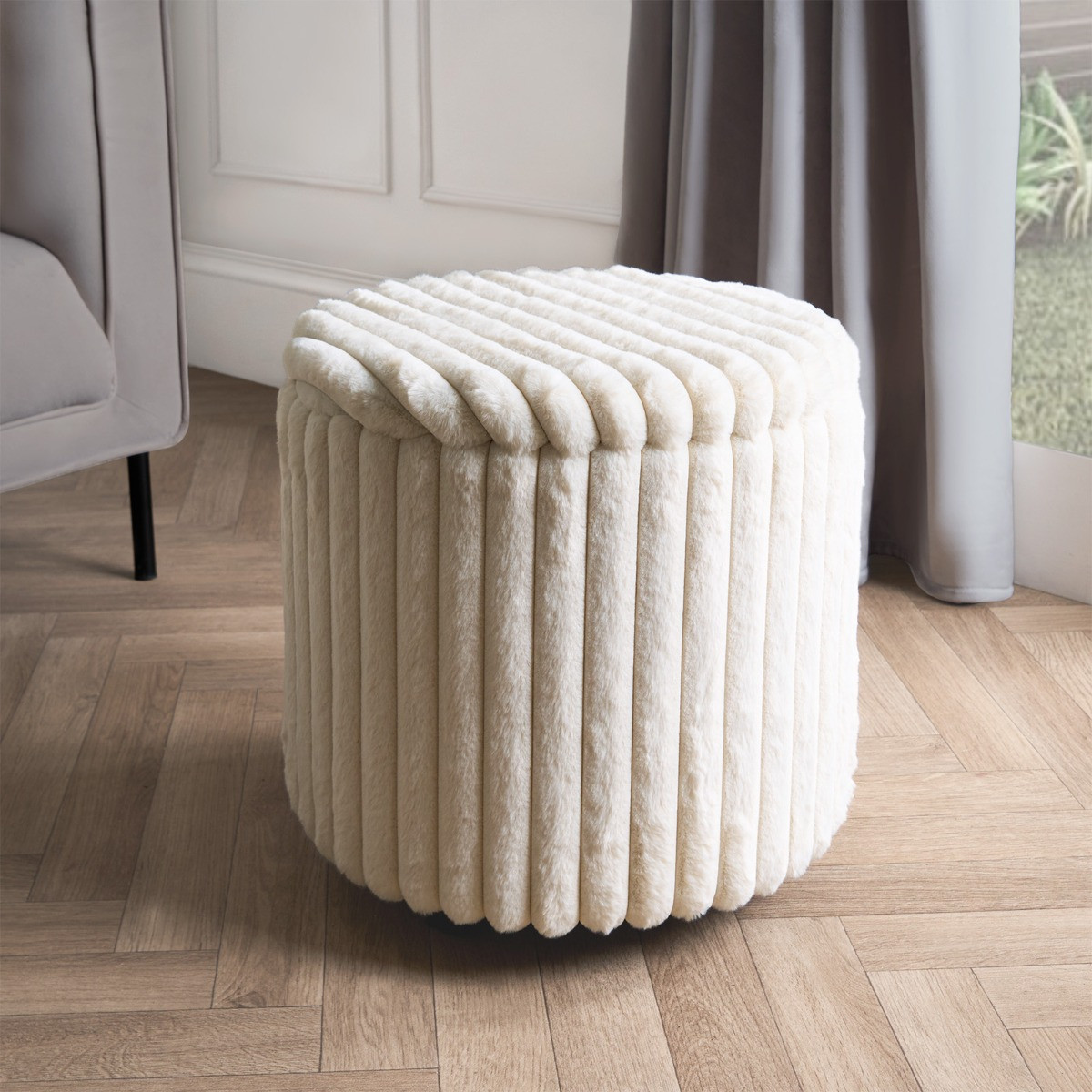 OHS Ribbed Round Ottoman - Cream>