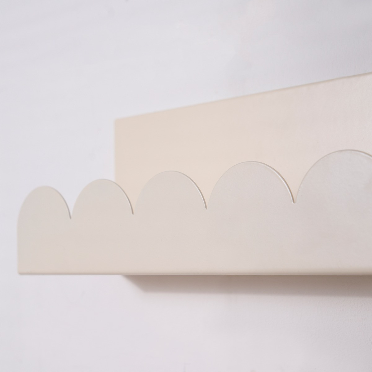 OHS Set of 2 Scallop Shelves - Cream>