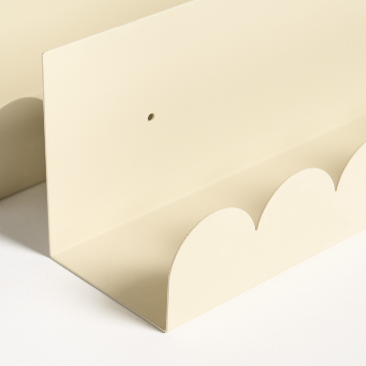 OHS Set of 2 Scallop Shelves - Cream>