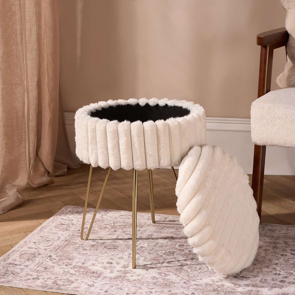 OHS Faux Fur Ribbed Storage Hairpin Stool - Cream/Gold>