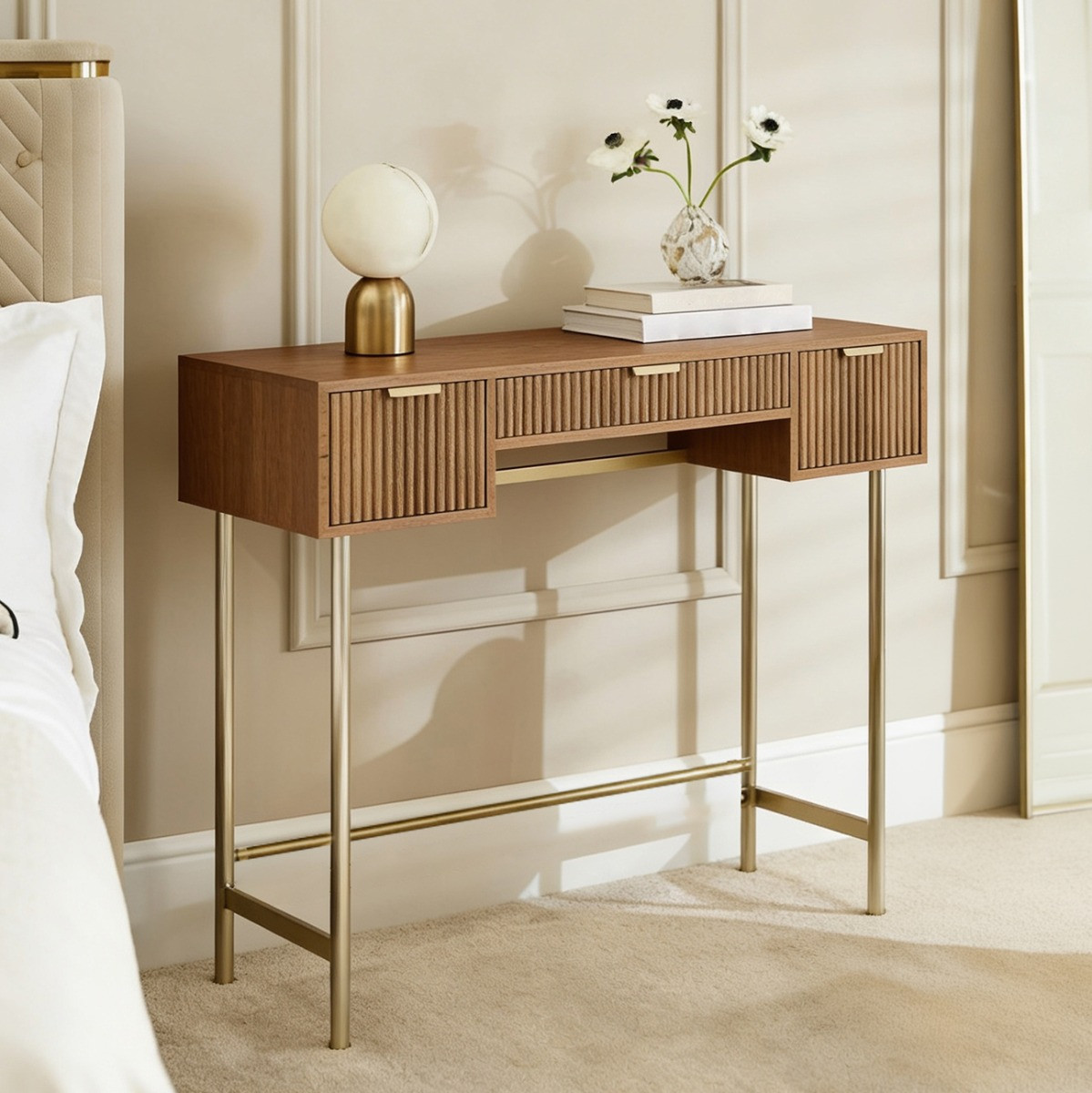 OHS Ribbed Dressing Table - Medium Wood>