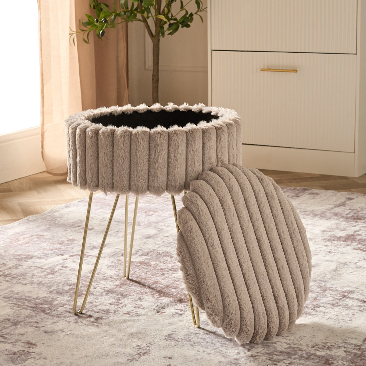OHS Faux Fur Ribbed Storage Hairpin Stool - Natural/Gold>