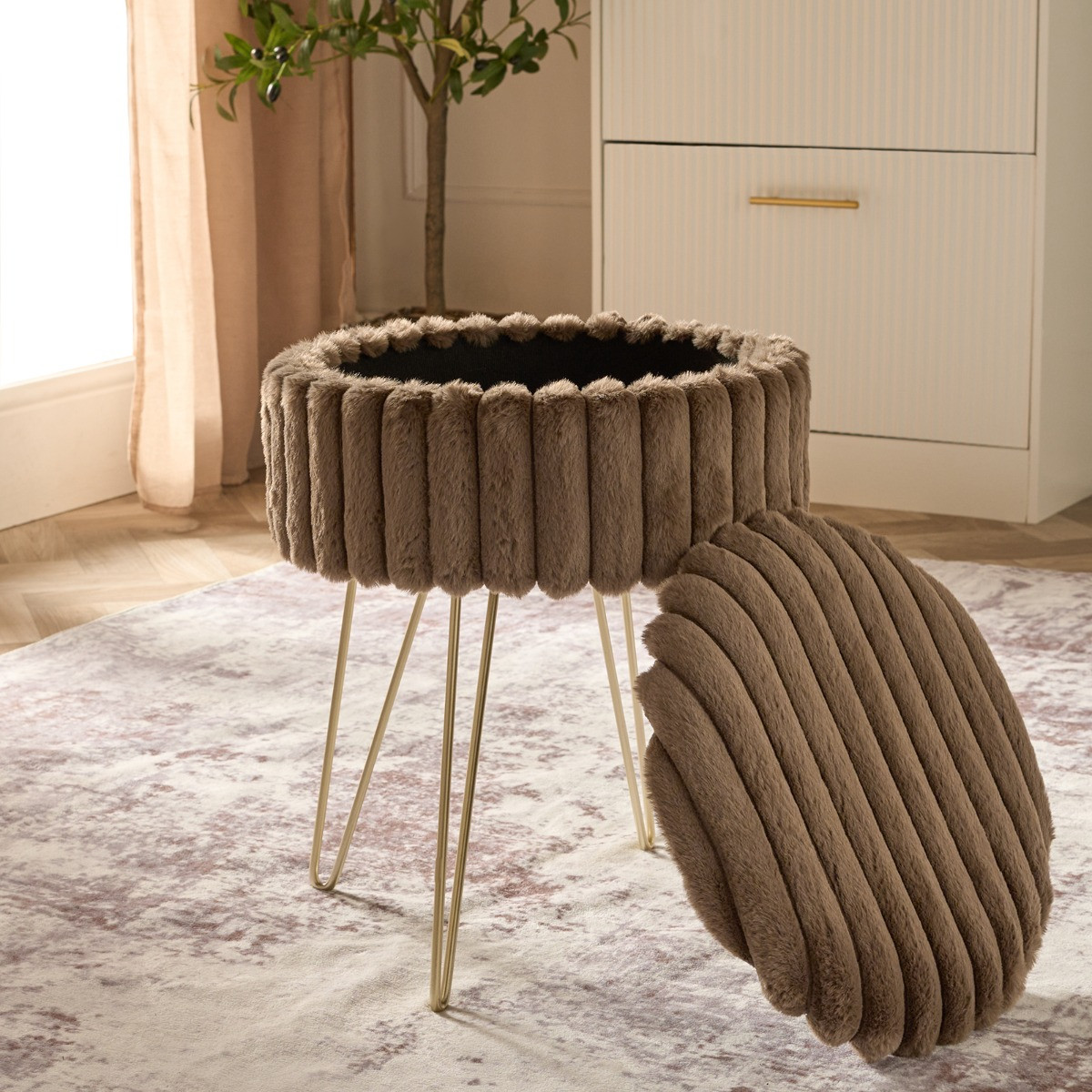 OHS Faux Fur Ribbed Storage Hairpin Stool - Chocolate/Gold>