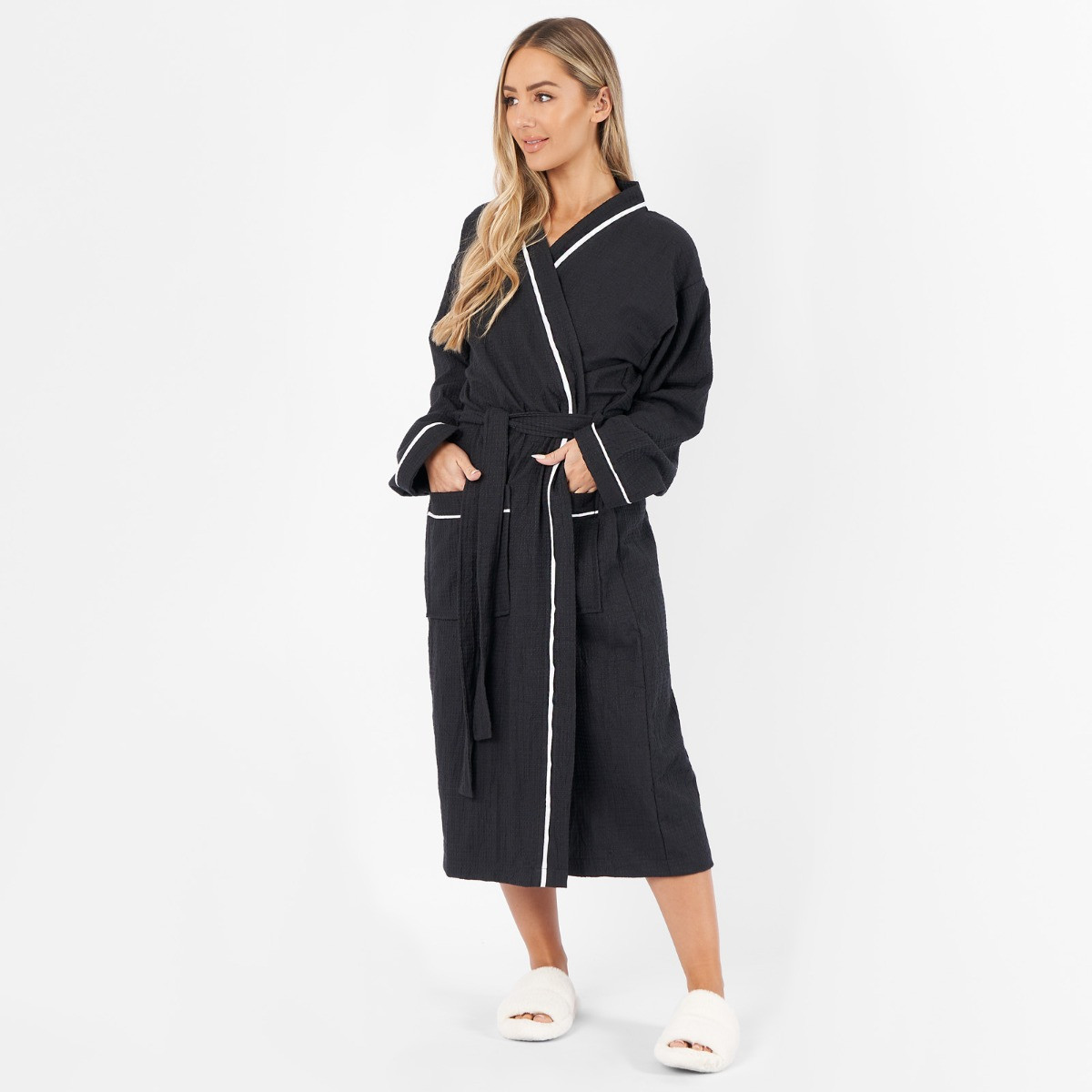 Highams Waffle Dressing Gown with Piping Detail - Black>