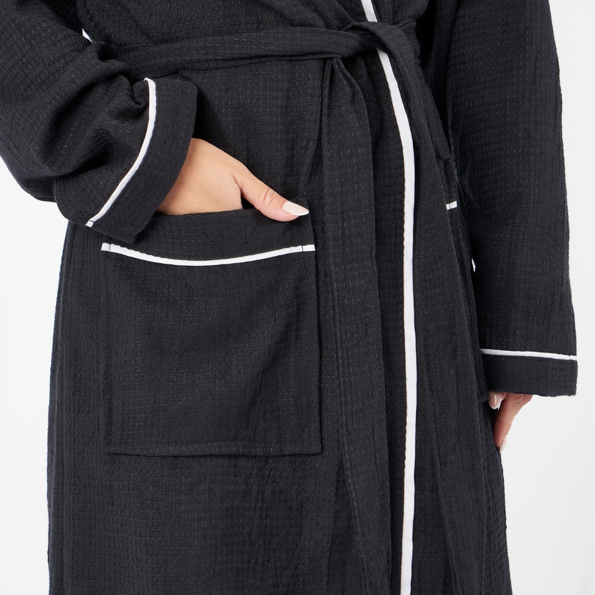 Highams Waffle Dressing Gown with Piping Detail - Black>