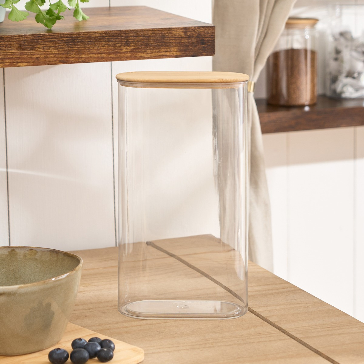 OHS Large Plastic Oval Storage Container with Bamboo Lid - Clear>