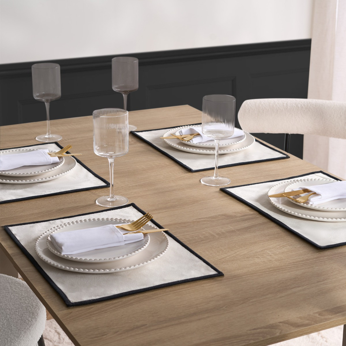OHS Piped Trim Placemats, Monochrome - 4 Pack>