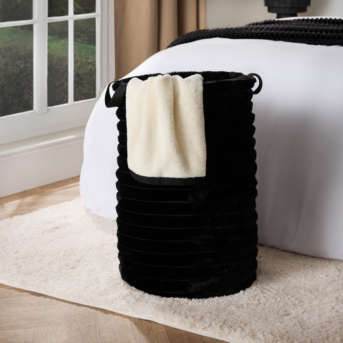 OHS Faux Fur Ribbed Laundry Bag - Black>