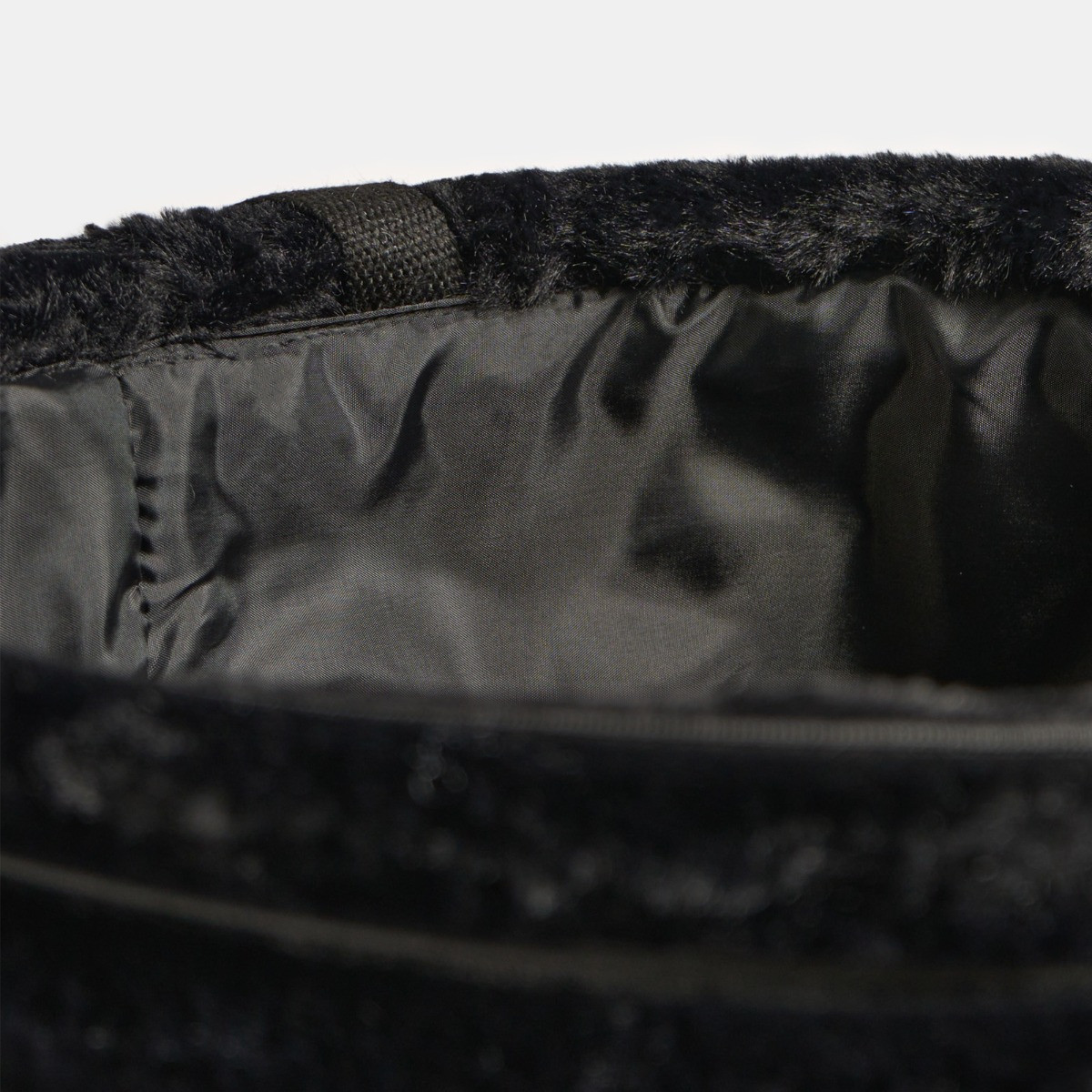 OHS Faux Fur Ribbed Laundry Bag - Black>