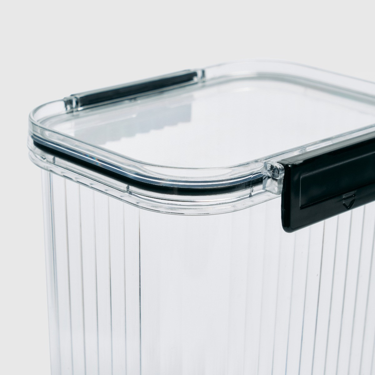 OHS Medium Plastic Clip Lock Storage Container - Clear>