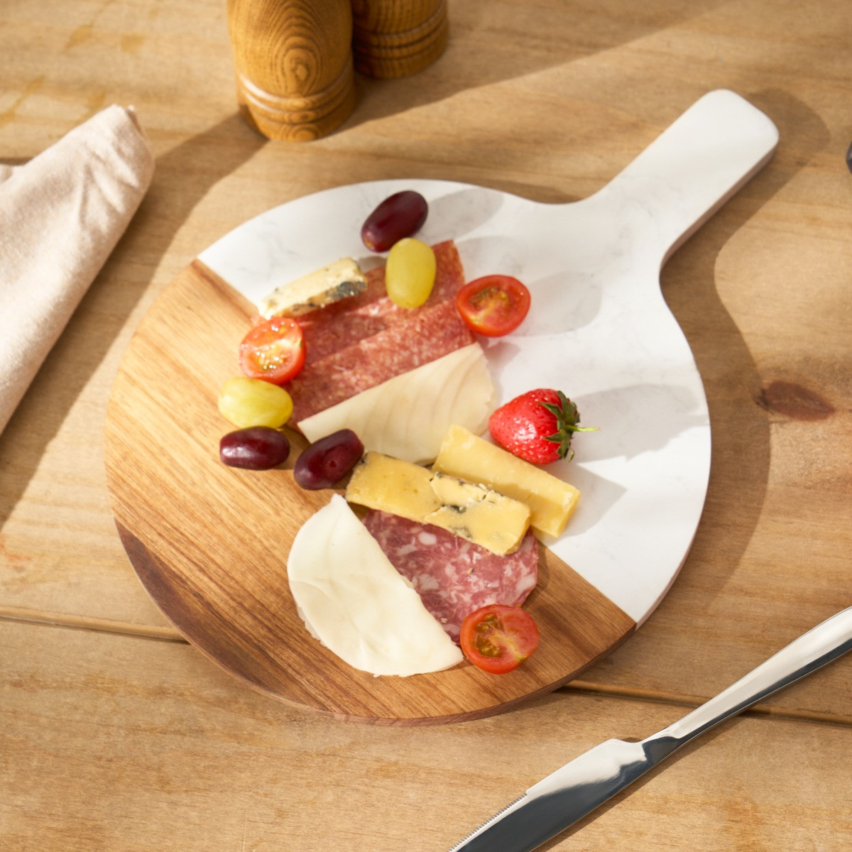 OHS Marble & Acacia Circular Cheeseboard - White/Natural>
