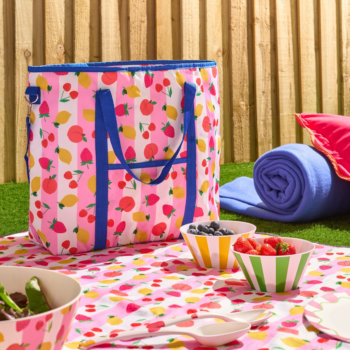 OHS Fruit Print Picnic Bag - Pink>