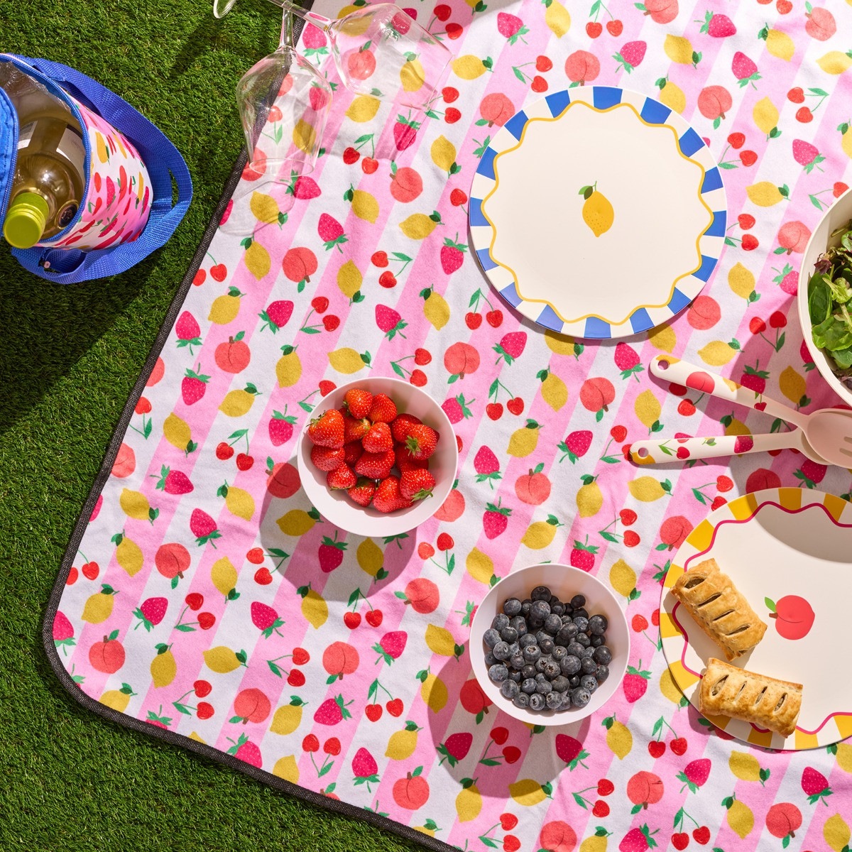 OHS Fruit Print Picnic Blanket - Pink>