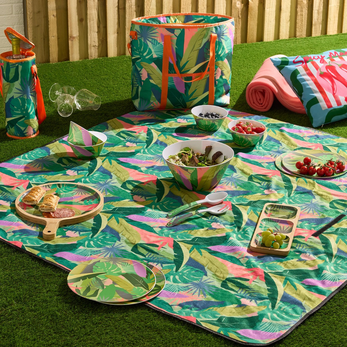 OHS Palm Print Picnic Blanket - Green>