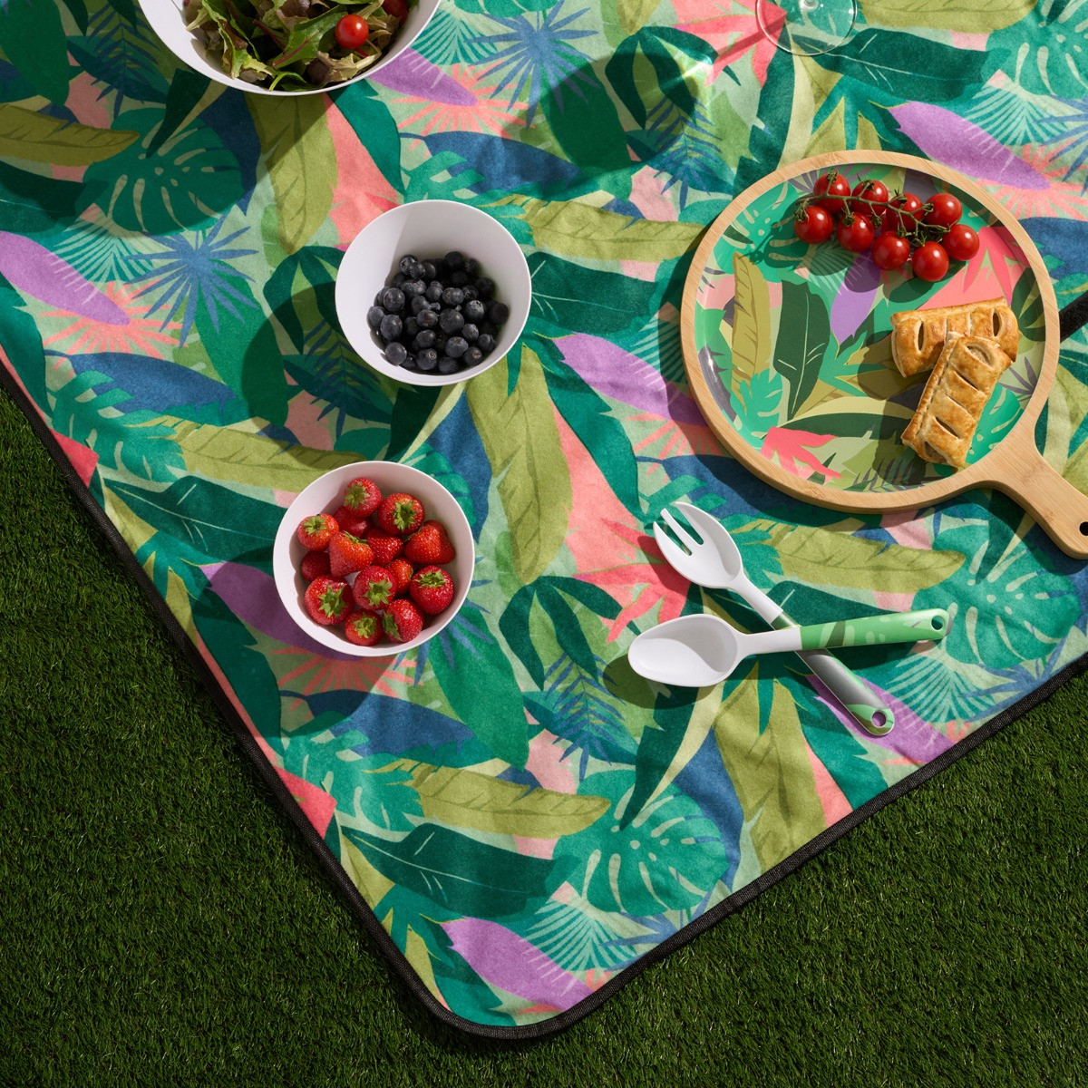OHS Palm Print Picnic Blanket - Green>