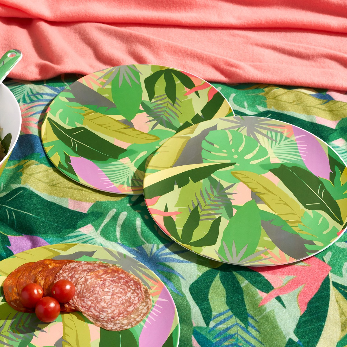 OHS Palm Print Picnic Plates, Green - 4 Pack>