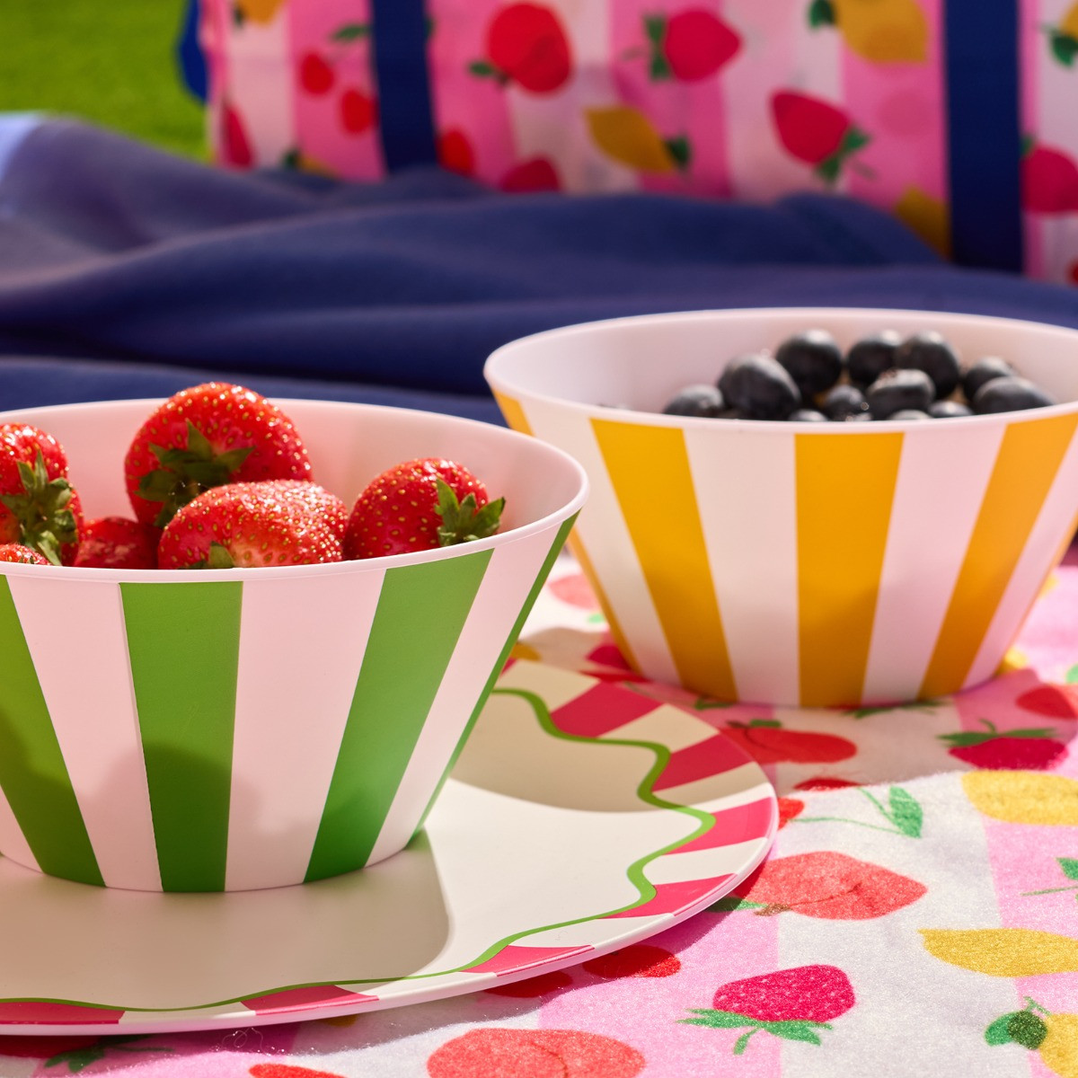 OHS Stripe Print Picnic Bowls, Pink - 4 Pack>