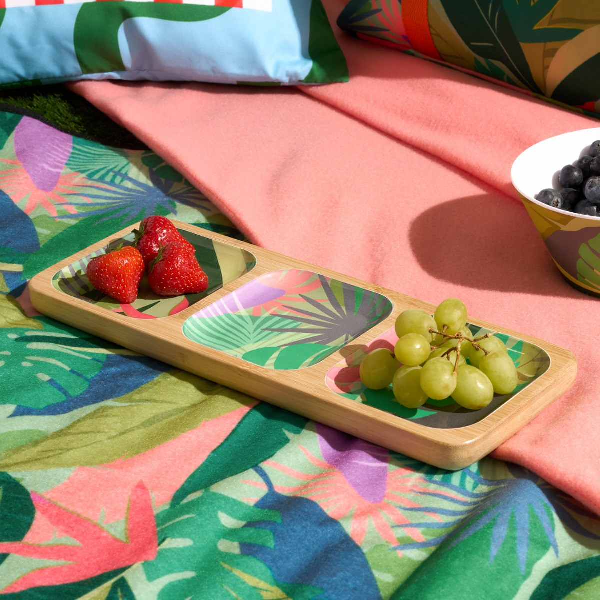OHS Palm Print Bamboo 3-Section Picnic Serving Board - Green>