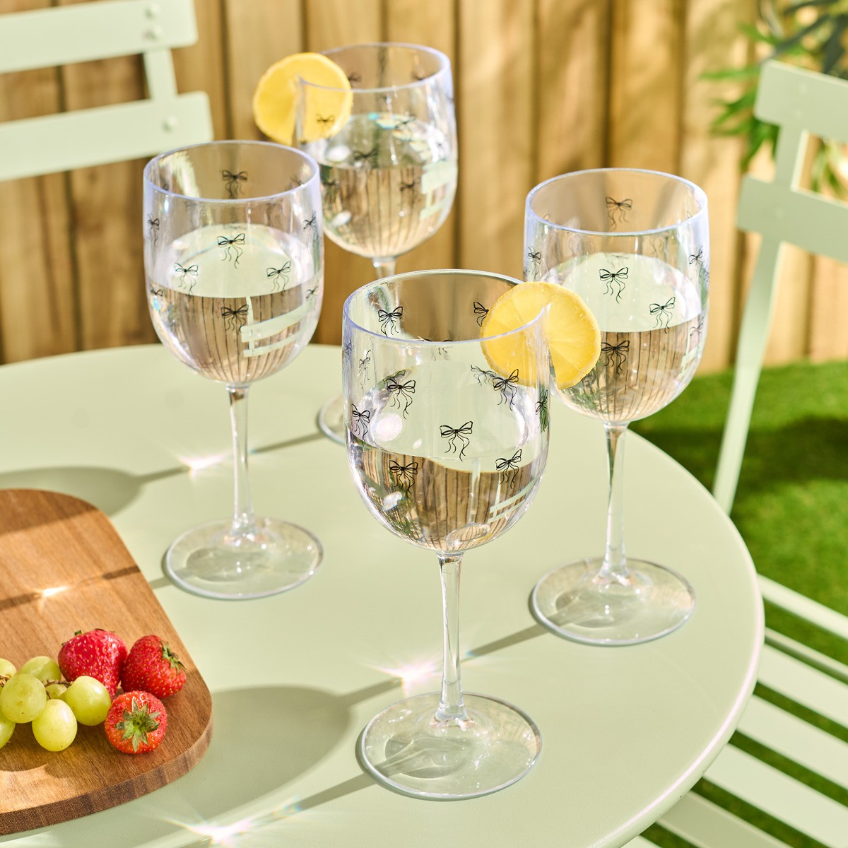 OHS Bow Print Plastic Wine Glasses, Monochrome/Clear - 4 Pack>