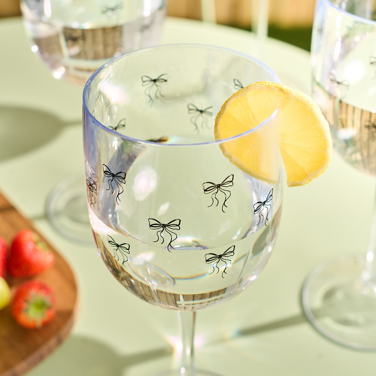 OHS Bow Print Plastic Wine Glasses, Monochrome/Clear - 4 Pack>