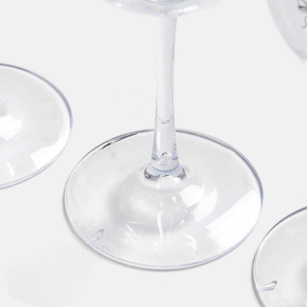 OHS Bow Print Plastic Wine Glasses, Monochrome/Clear - 4 Pack>