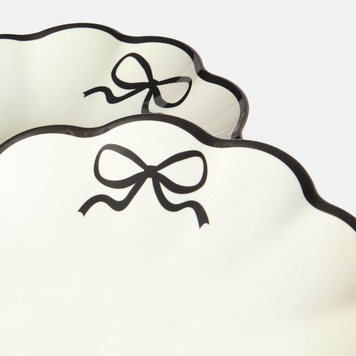 OHS 2 Pack Bow Scalloped Plate - Monochrome>