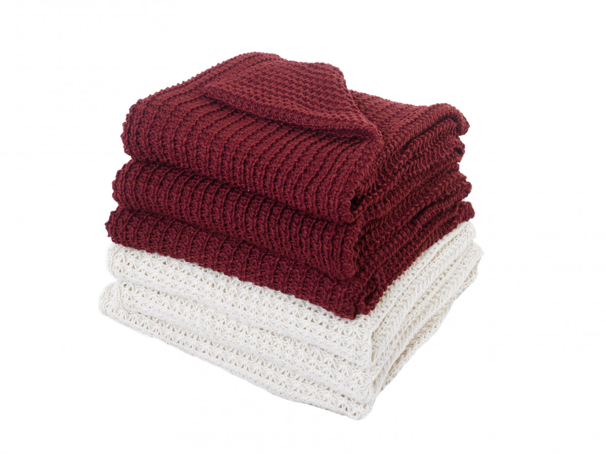 Dreamscene Soft Knitted Luxurious Throw Blanket 150x200cm - Red>
