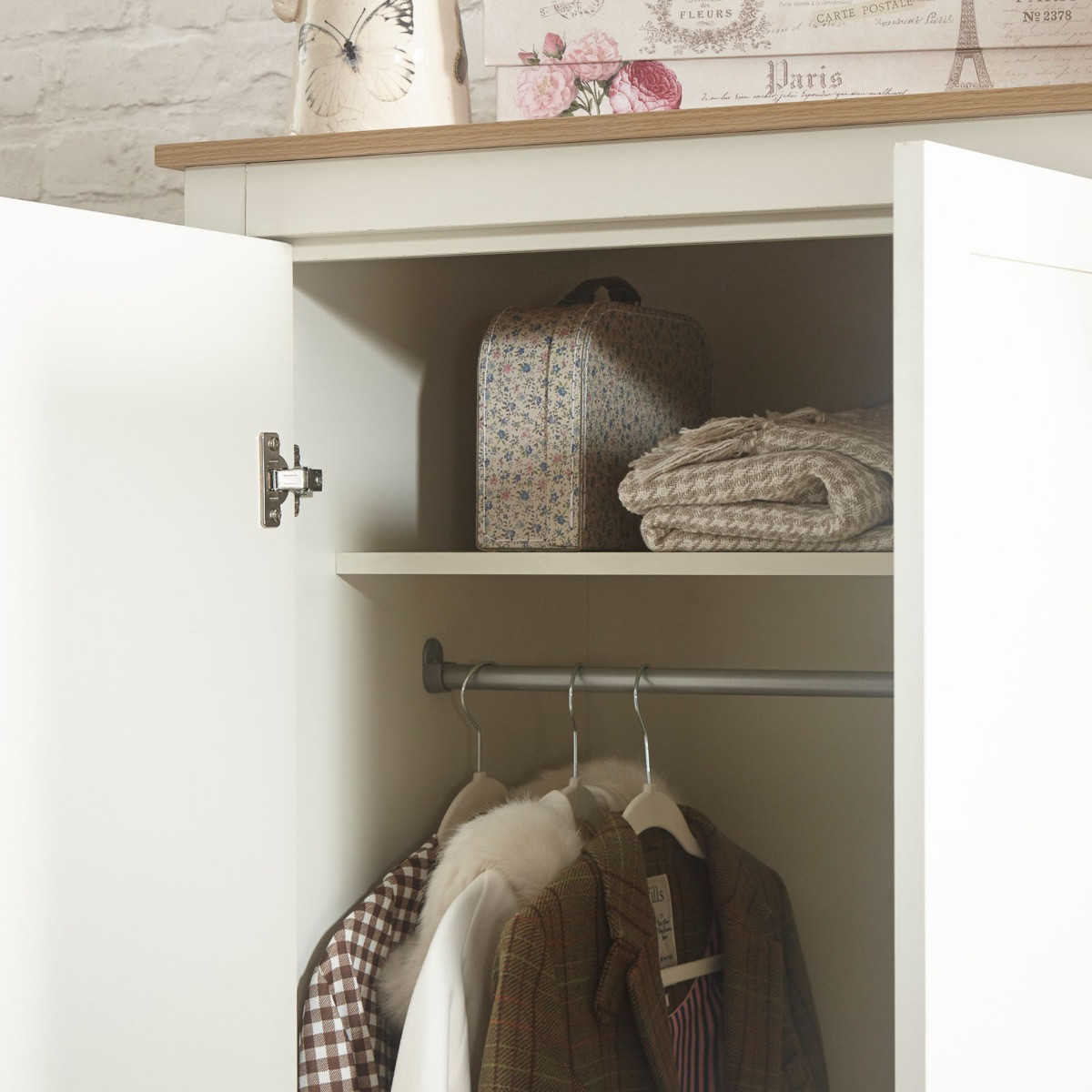 Lancaster 4 Piece Bedroom Furniture Set - Cream>