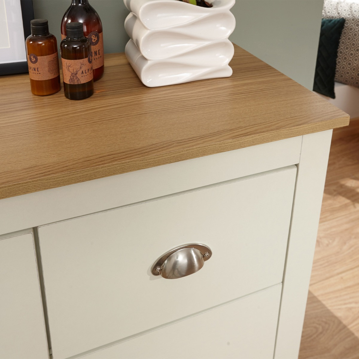 Lancaster Merchants Chest of Drawers - Cream>