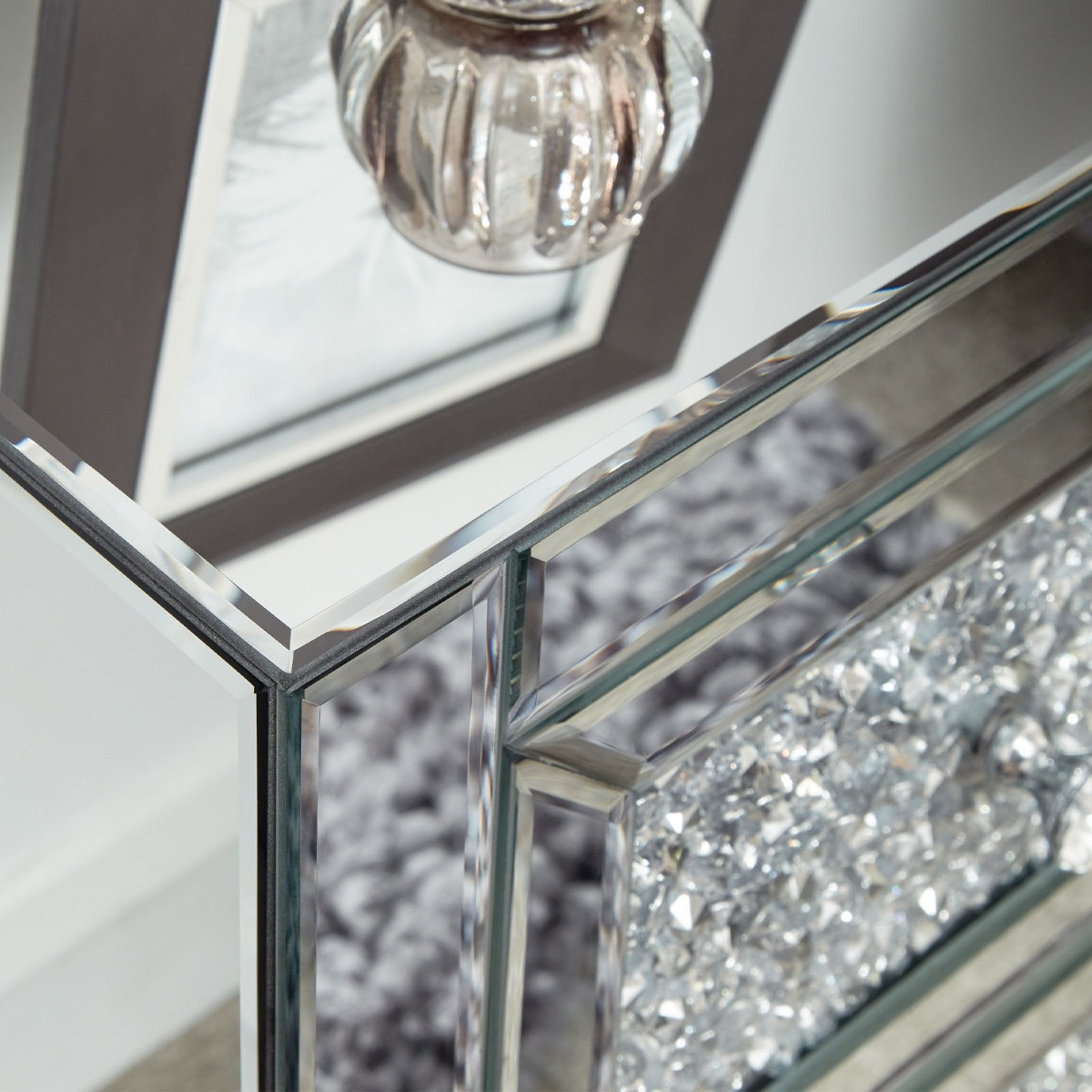 Lucia 2 Drawer Jewelled Chest Mirrored>