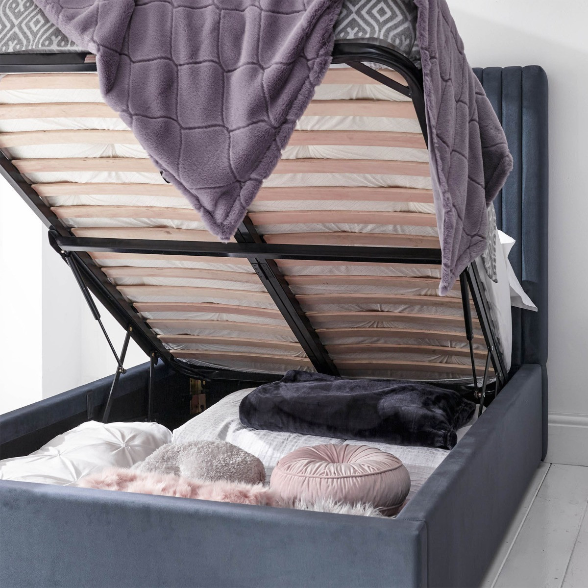 Milazzo Ottoman Storage Bed, 5ft King - Nightshadow>