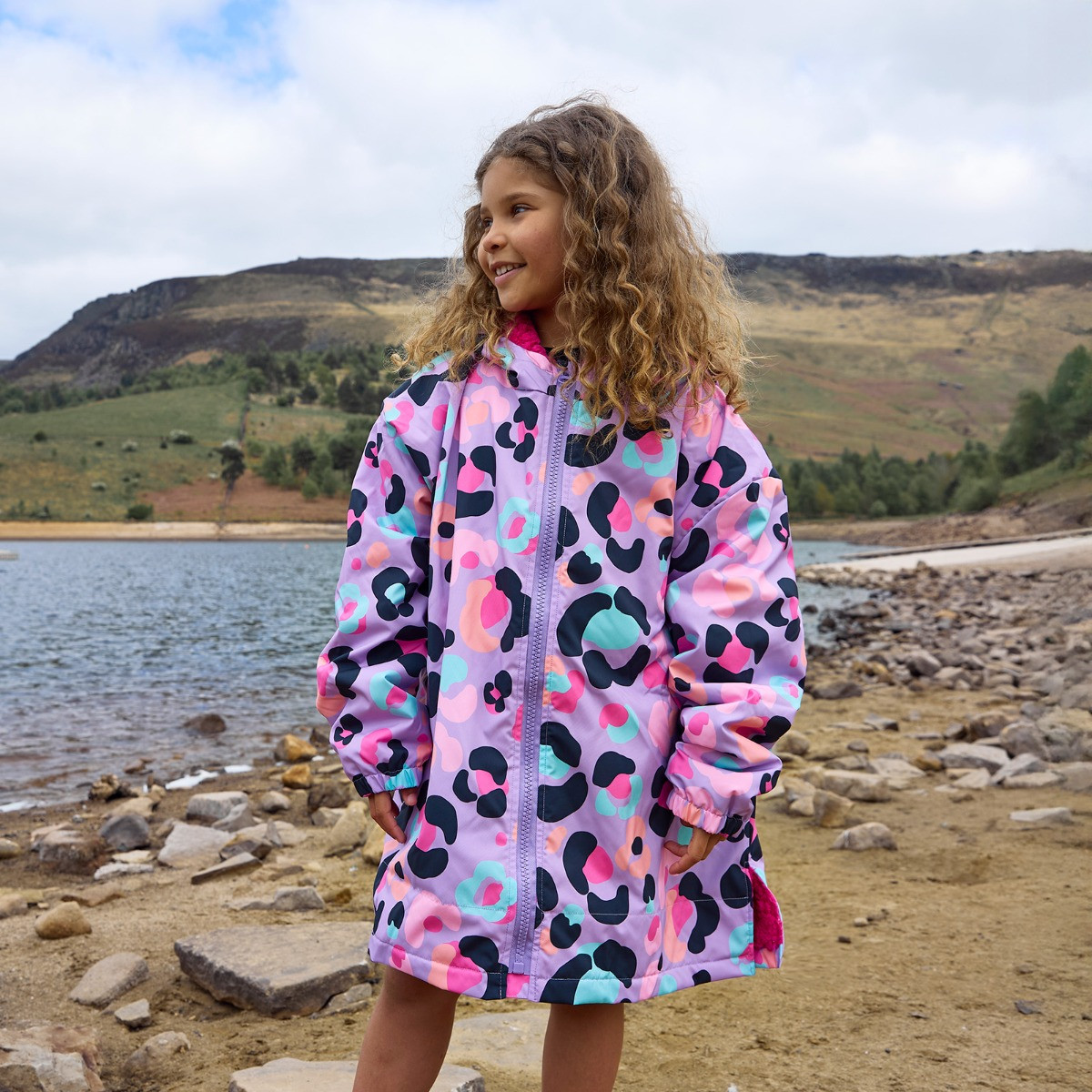 OHS Kids Water Resistant Leopard Print Sherpa Drying Robe, Lilac - S/M>