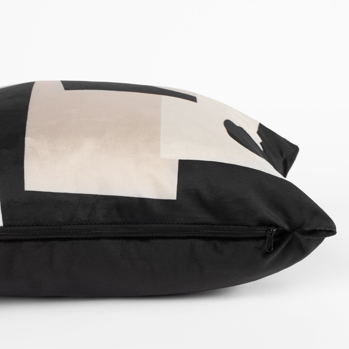 OHS 4 Pack Abstract Print Cushion Covers with Cushion - Black & Neutral>