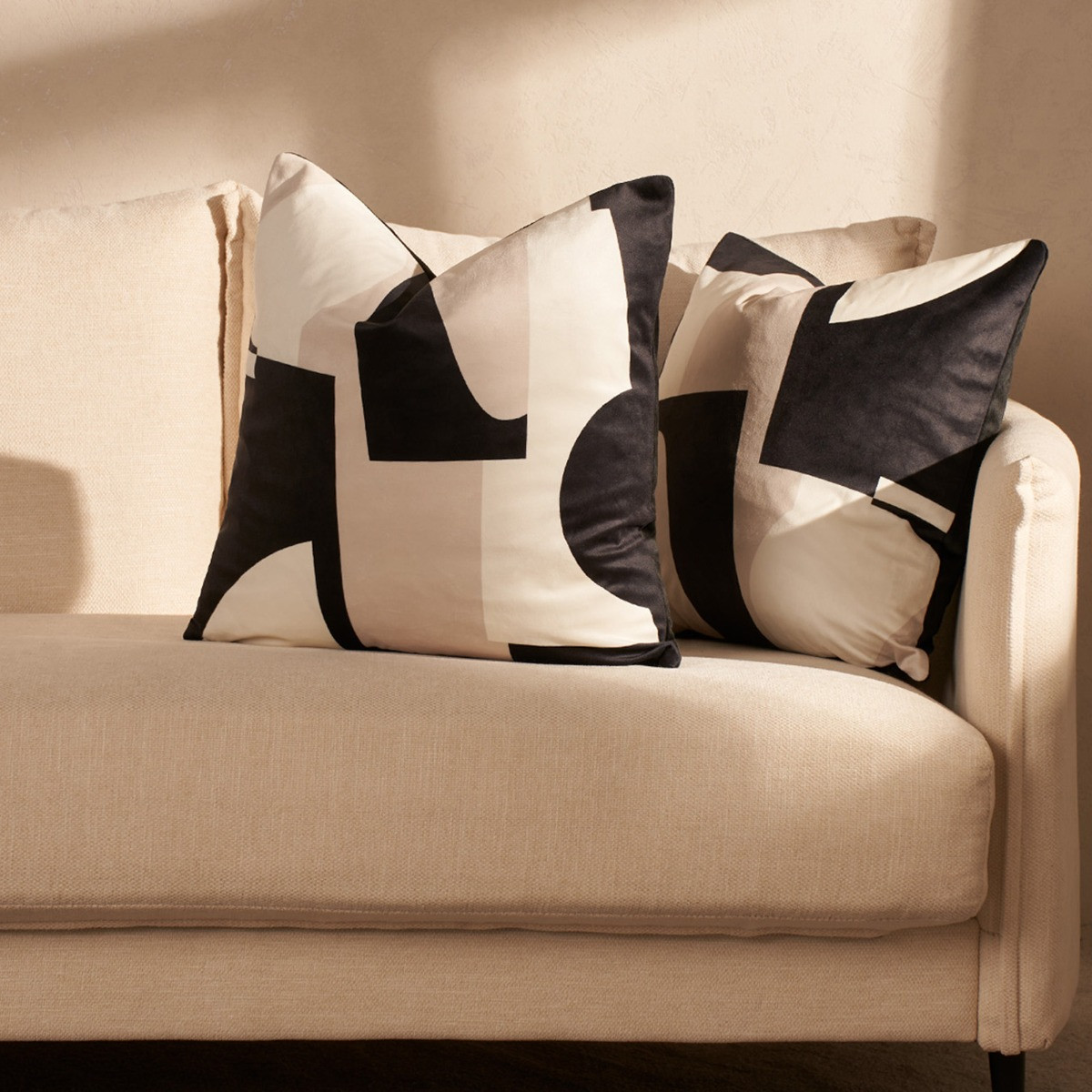 OHS 4 Pack Abstract Print Cushion Covers with Cushion - Black & Neutral>