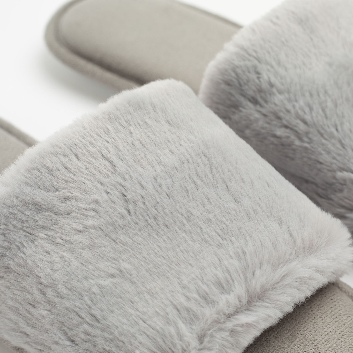 OHS Faux Fur Slider Slippers, Grey - Small 3/4>