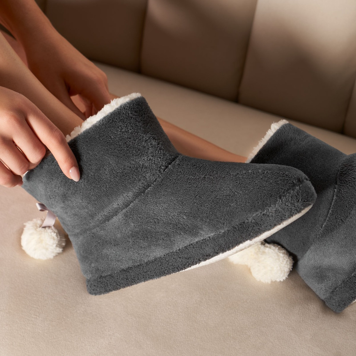 OHS Fluffy Boot Slippers - Grey>