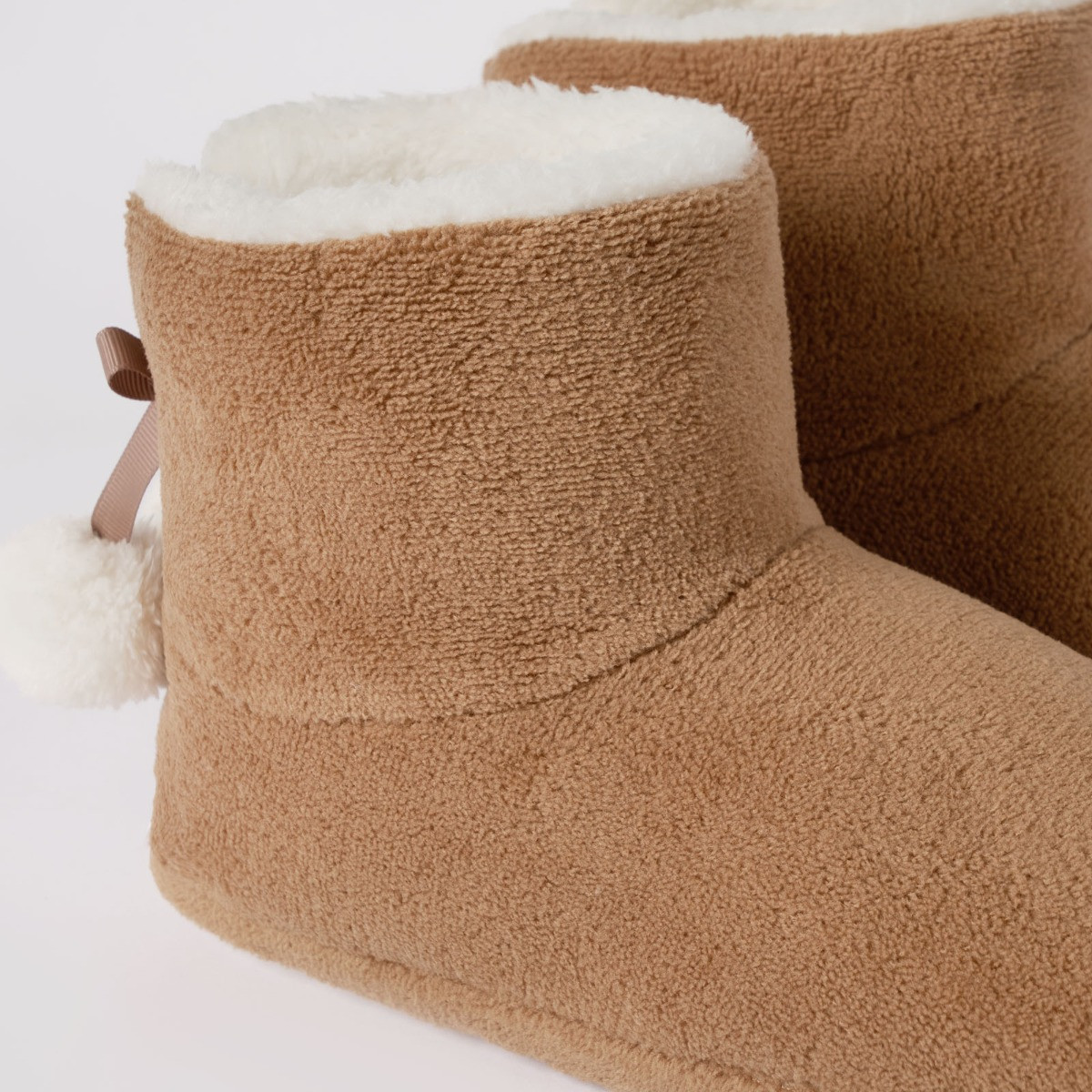 OHS Fluffy Boot Slippers, Tan>